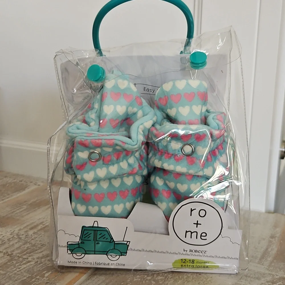NWT Ro +‎ Me By Robeez Heart Patterned Baby Shoes 0 - 3 Momths Gift Baby Shower